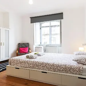 Silver Flower - Flat In Center Lizbona