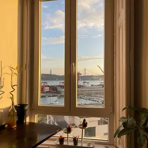 Gasthof Embassy Arriaga Private Elegance In Stylish Shared, Lissabon